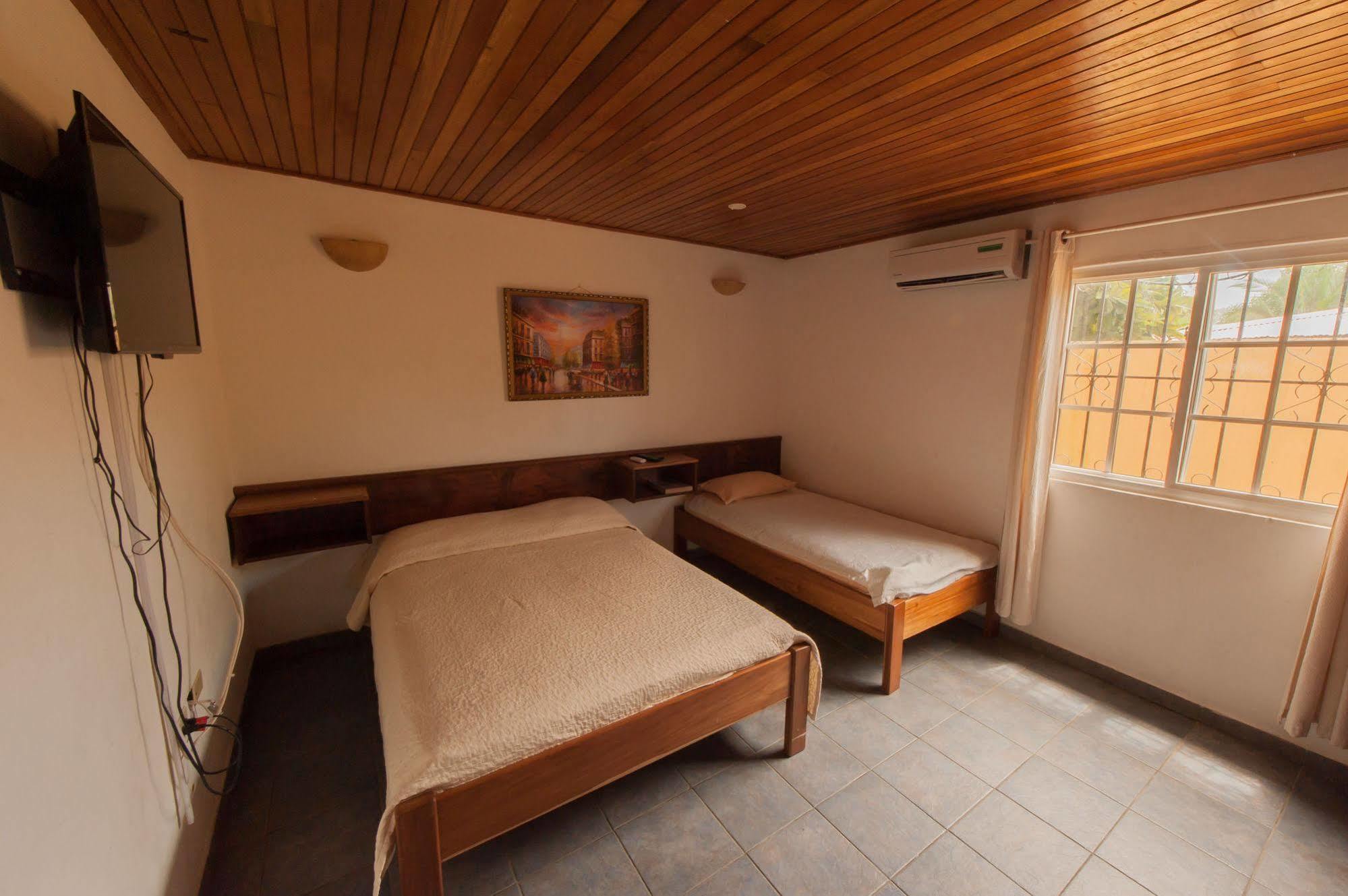 Hotel Posada Los Delfines Бокас Екстер'єр фото